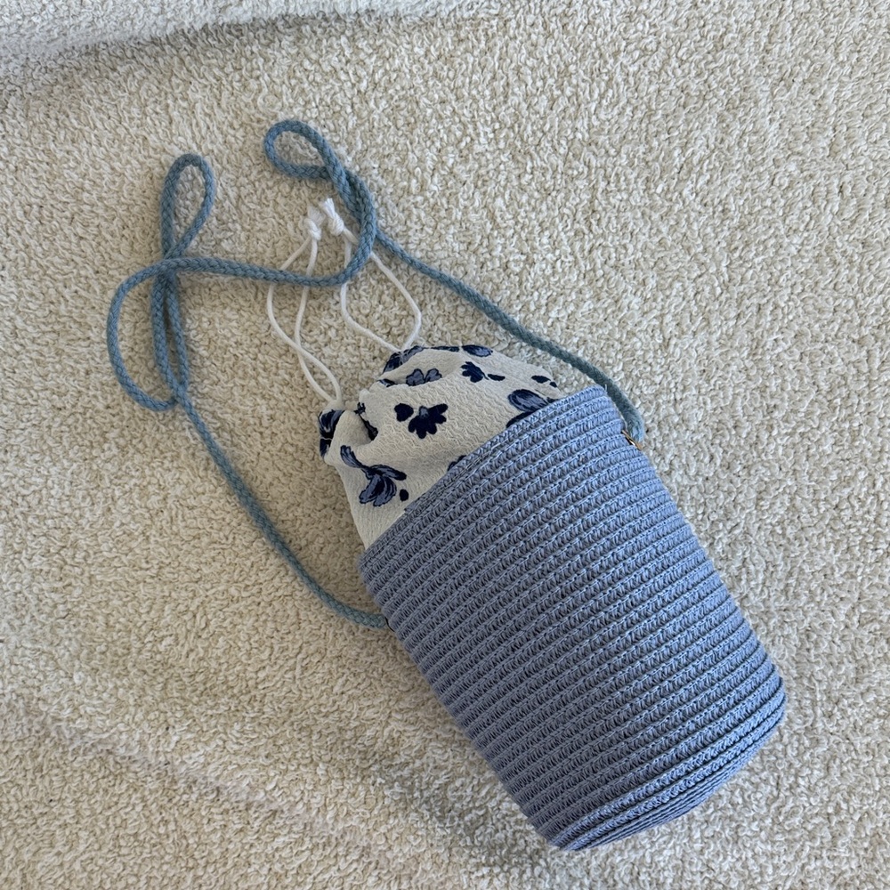 Blue Knit Crochet Bucket Floral Interior Drawstring Bag Giftbag 63% Paper